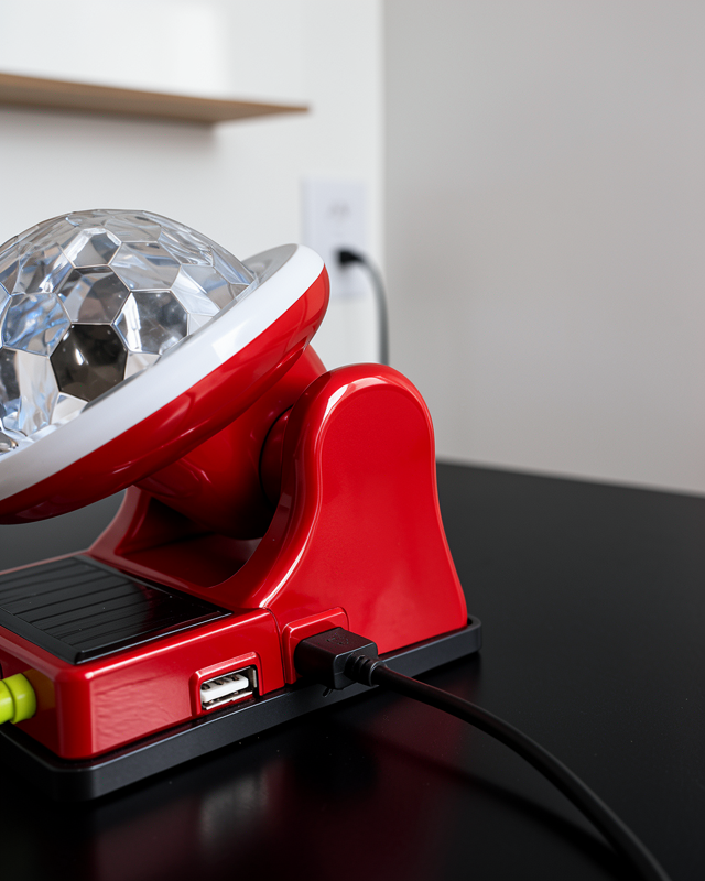Güneş Enerjili LED Disco Lamba Şarjlı RGB Parti ve Dekoratif Aydınlatma Lambası