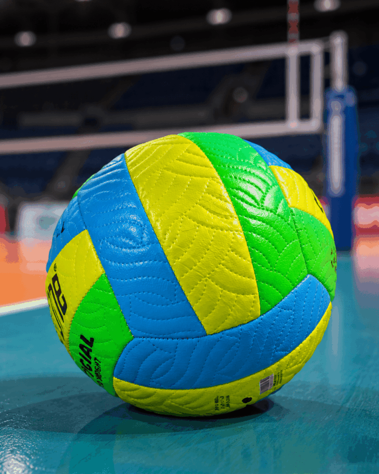 Dayanıklı Voleybol Topu Yumuşak Dokulu Dengeli Sekme Yapısı