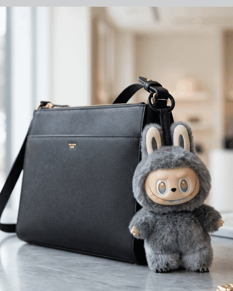 Dekoratif Yumuşak Labubu Peluş Figür – Koleksiyonluk ve Çocuklara Uygun Hediye 20 cm